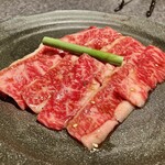 杏樹亭 岸根店 - 「カルビタレ（税抜￥1,400）」の二皿目…