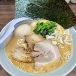横浜家系ラーメン 魂心家 - 料理写真:全景