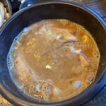 中華そば ことぶきや - 火からおろしてもグツグツと煮えたぎる