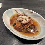 うなぎ 成田新川 東京駅店 - うざく（1650円）。待っている間に良いアテです