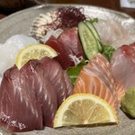 居酒屋 金時 - お刺身盛り合わせアップ