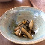 傍 - サービスで頂いたおばあちゃんの野沢菜漬