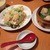 好味来 - 料理写真:小龍包(480円)、レタスチャーシューチャーハン(600円)、チャーハンにセットのスープが映っています。