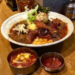 SPICY CURRY 魯珈 - 