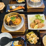 掬び家 - 小鉢、漬物、味噌汁付