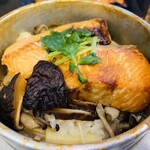 掬び家 - 鮭ときのこのバター釜めし