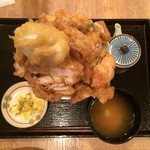 普通の食堂いわま - とり玉天丼（上方から）