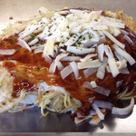 ボンボン - チーズは後から溶けてきました。海鮮は少し小さめ、牛すじは肉々しかったです