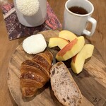 山玄茶 - 次の日マンションで丸いおにぎりを朝ご飯に食べました