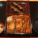 うなぎのうな泰 - 料理写真:うな重特上（鰻一匹） + 大盛り + おしんこ・お吸い物セット + 焼き肝くし（2本）