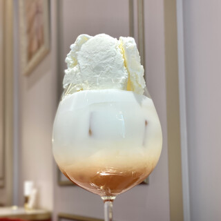 LE SALON DE NINA'S_1