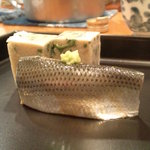 日本料理 たかむら - コハダの黄身寿司