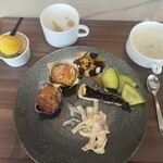 THE C's SKY CAFE & BAR - 