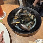 KUNISAWA BREWING - ムール貝のワイン蒸し