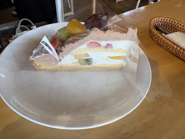 フルーツピークス福島西店（笹谷）- 新鮮フルーツとカフェの融合