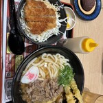 資さんうどん - 料理写真: