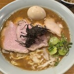 いかれたヌードル フィッシュトンズ - 特製魚介とんこつらーめん