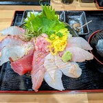 海鮮丼 - 料理写真:海鮮丼 並  サーモン変更