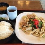 ストロベリー - 焼うどん定食（しょう油）