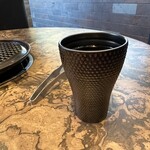 個室焼肉 さんびょうし - セットのホット黒烏龍茶　微妙に温かいだけなのが残念でした。