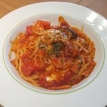 プルメリアカフェ - 茄子とベーコンのたっぷりチーズのトマトソース生パスタ