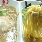 とん吉 長浜ストレート細麺です♪ fromグリーンロール