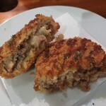 びのぐら～ちぇ - ・コース フライ 和牛メンチの断面。