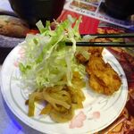 四川厨房 随苑 - 麻婆麺セット900円（ランチは、鶏唐揚げ３個、炒飯ほか食べ放題）