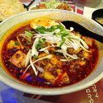 四川厨房 随苑 - 麻婆麺セット900円（ランチは、鶏唐揚げ３個、炒飯ほか食べ放題）