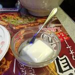 四川厨房 随苑 - 麻婆麺セット900円（ランチは、鶏唐揚げ３個、炒飯ほか食べ放題）