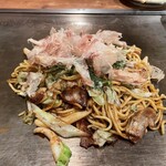 Imamura Okonomiyaki - 猪肉鱿鱼炒面
