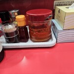 ラーメンかいざん - 小量の辛ダレとニンニクが最高！