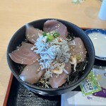 富士川サービスエリア（下り） フードコート - 駿河ちらし丼アップ