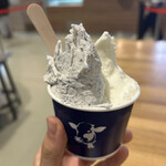 横須賀ジェラートファクトリー - ジェラート　黒ごま/ミルク