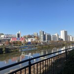 八千穂寿司 - 法政大学前のベンチから※直ぐ横に綺麗なトイレもアリ