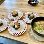 スシロー - 料理写真:巻き物と、かすうどん