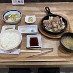 豚ステーキ専門店 B - 料理写真: