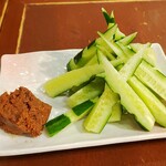 大衆馬肉酒場　冨士山 - なんと馬肉味噌！