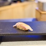 神楽坂 鮨 弥栄 - 鯛　一口で分かったお店の凄さ