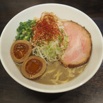 錦糸町中華そば さん式 - 白味噌のとってもクリーミーなガーリック中華そば（別角度）