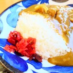 やぶ善 - "メロン型ライス"と赤い"福神漬"で、昭和感も味わえます。