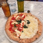 PIZZERIA CAPOLI - 辛味オイルを用意してくれてるお店最高。
