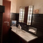 PIZZERIA CAPOLI - 女性専用トイレがあるのも嬉しい