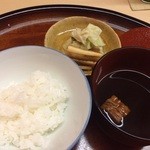 松川 - 御飯、香の物、お椀