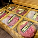 肉の頂 - 特上和牛6点盛り