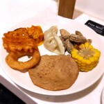 ORIENTAL CLUB LOUNGE - 