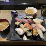 歩 - にぎり12貫  1400円