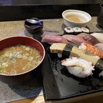 歩 - エビで出汁をとった味噌汁