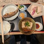 三亀 - 3品揃うまで、時間差あり。カマス半分食べて、お刺身も半分食べましたw