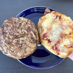 ブーランジェリー アヴェック - 安納芋のクイニーアマン、あらびきソーセージロール